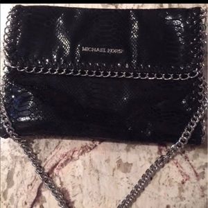 💖 Pre loved!💖 beautiful Micheal Kors clutch